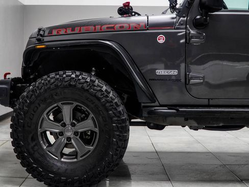 Used 2018 Jeep Wrangler Rubicon AWD/4WD image 16