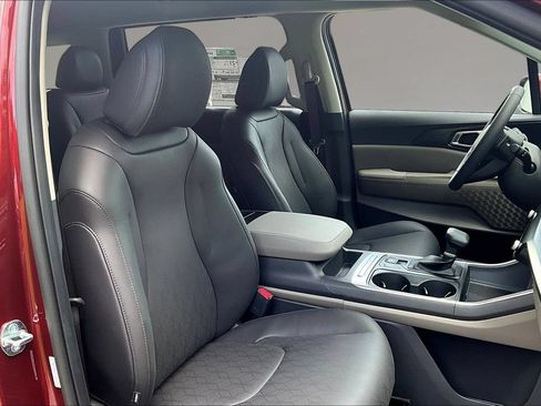 New 2026 Kia Carnival FWD image 11