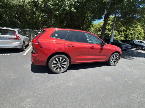 Used 2024 Volvo XC60 B5 Core w/ Protection Package AWD/4WD image 17