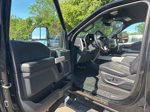 Used 2022 Ford F350 Lariat w/ Lariat Ultimate Package AWD/4WD image 19