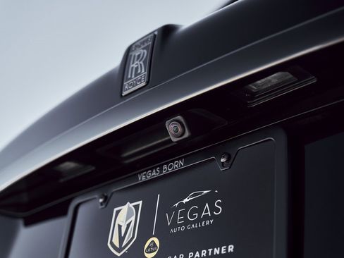 Used 2022 Rolls-Royce Cullinan Black Badge w/ Dark Exterior Package image 14