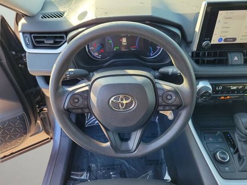 Used 2025 Toyota RAV4 LE AWD/4WD image 23