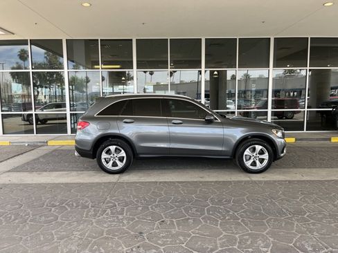 Used 2018 Mercedes-Benz GLC 300 4MATIC image 4
