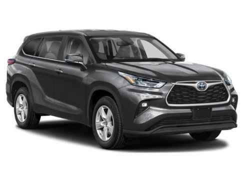 Used 2023 Toyota Highlander LE FWD image 6
