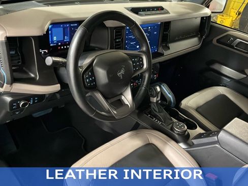 Used 2023 Ford Bronco Wildtrak image 17