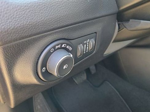 Certified 2020 Jeep Compass Limited image 8