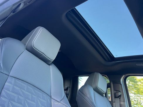 New 2025 Toyota Tacoma TRD Off-Road image 18