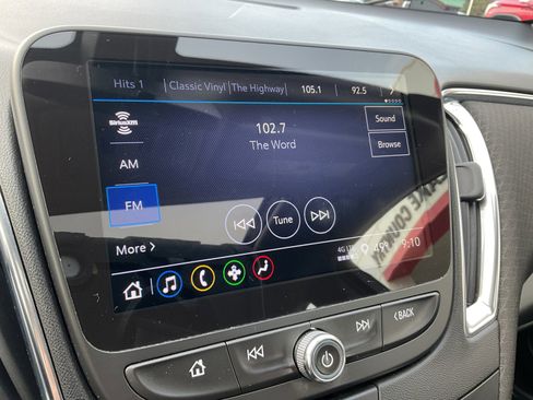 Used 2021 Chevrolet Malibu LT image 27