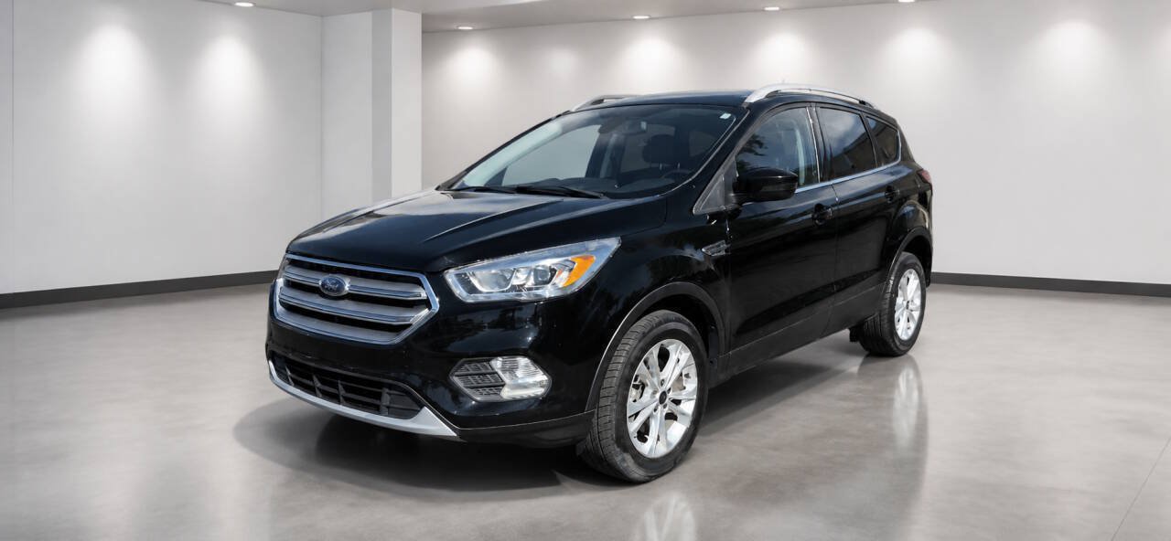 Used 2017 Ford Escape Titanium AWD/4WD image 1