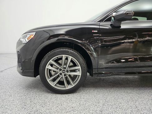 Used 2023 Audi Q3 2.0T Premium w/ Black Optic Sport Package AWD/4WD image 38