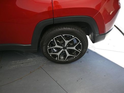 Used 2025 Jeep Compass Limited AWD/4WD image 18