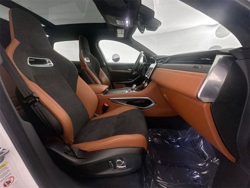 Used 2023 Jaguar F-PACE SVR image 28