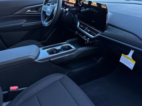 New 2026 Chevrolet Equinox EV LT image 16