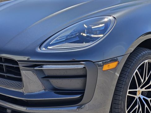 Certified 2026 Porsche Macan AWD/4WD image 12