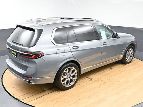 Used 2025 BMW X7 xDrive40i AWD/4WD image 46