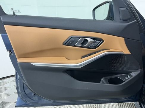 Used 2025 BMW 330i xDrive Sedan w/ Convenience Package image 10