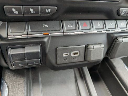 Used 2022 Chevrolet Silverado 1500 High Country image 20