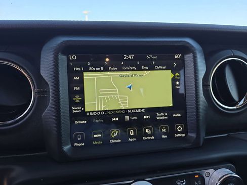 Used 2023 Jeep Gladiator Overland image 25