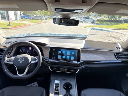 New 2026 Volkswagen Atlas SE image 24