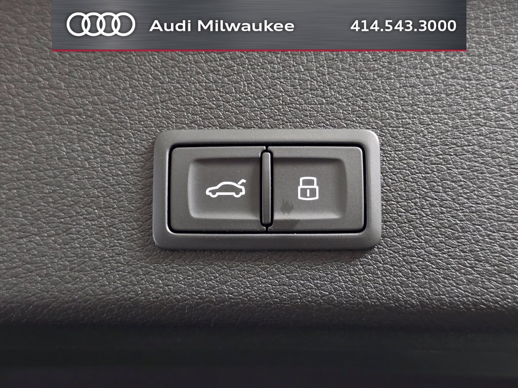 Used 2024 Audi Q8 e-tron Prestige w/ Prestige Package AWD/4WD image 10