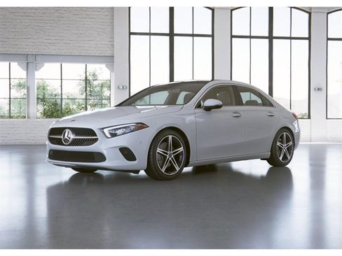 Used 2022 Mercedes-Benz A 220 4MATIC image 40