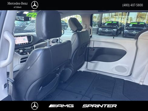 Used 2024 Chrysler Pacifica Touring-L FWD image 20