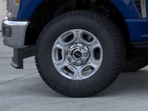New 2026 Ford F250 XLT w/ FX4 Off-Road Package image 19