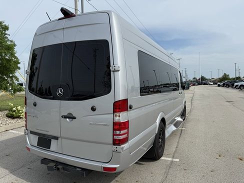Used 2016 Mercedes-Benz Sprinter 3500 image 9