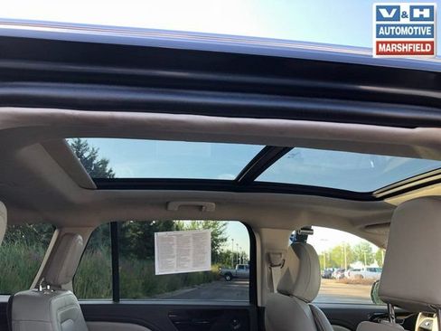 Used 2023 Lincoln Aviator Reserve w/ Elements Package Plus AWD/4WD image 3