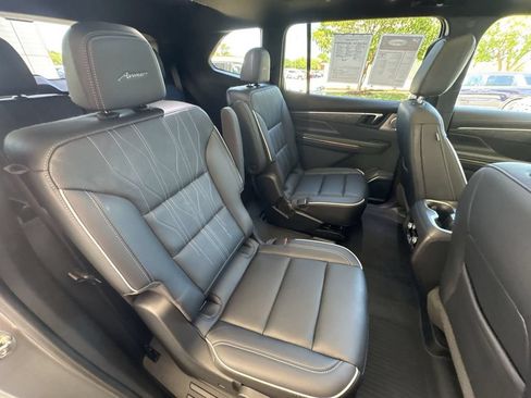 Certified 2025 Buick Enclave Avenir w/ Super Cruise Package AWD/4WD image 28