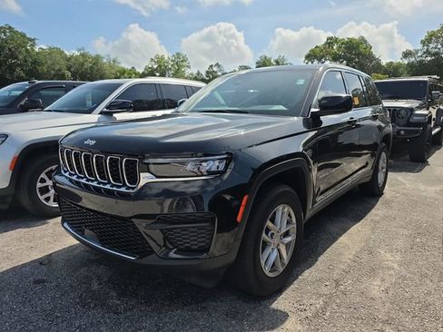 Used 2025 Jeep Grand Cherokee Laredo X w/ Luxury Tech Group I RWD image 7