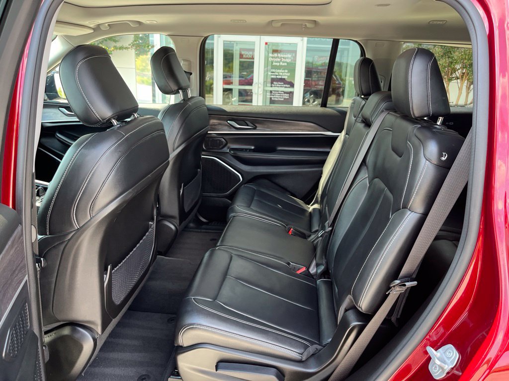 Used 2022 Jeep Grand Cherokee L Limited AWD/4WD image 15