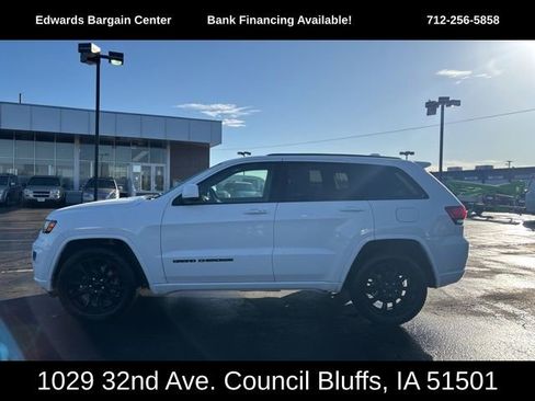 Used 2021 Jeep Grand Cherokee Laredo X image 5