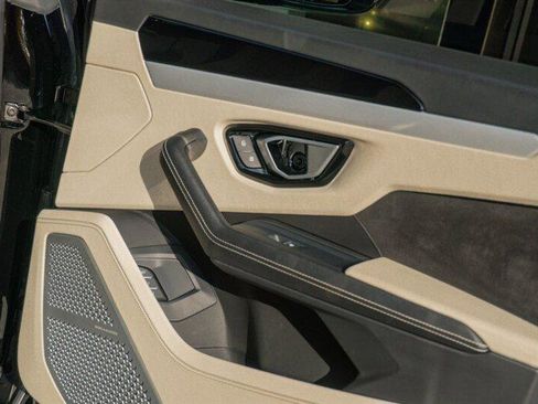 Used 2020 Lamborghini Urus image 53