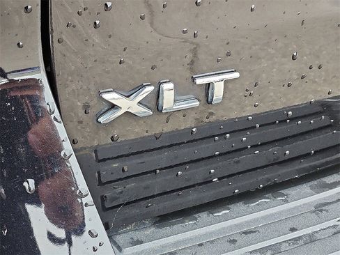 Used 2024 Ford Expedition Max XLT image 11