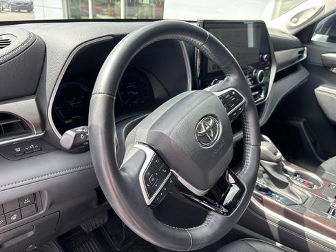 Used 2023 Toyota Highlander Limited AWD/4WD image 7