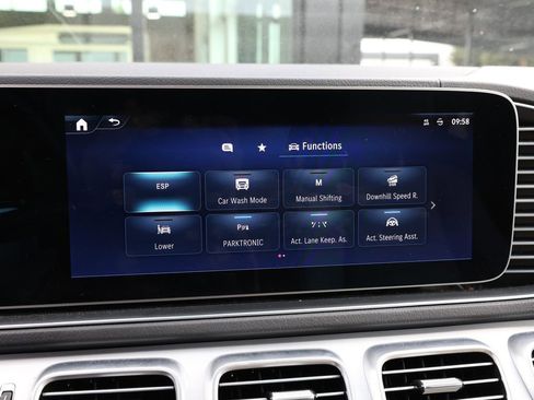 Used 2025 Mercedes-Benz GLS 450 4MATIC image 37