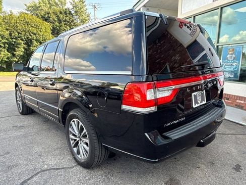 Used 2017 Lincoln Navigator L Select AWD/4WD image 7