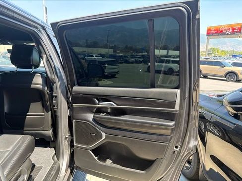 Used 2023 Jeep Wagoneer 4WD w/ HD Trailer Tow Package image 31