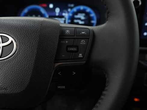 Used 2026 Toyota Camry XLE FWD image 26