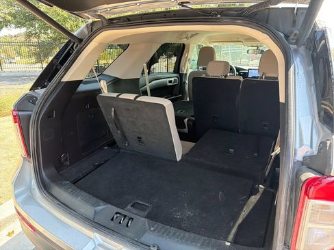 Used 2021 Ford Explorer 2WD image 37