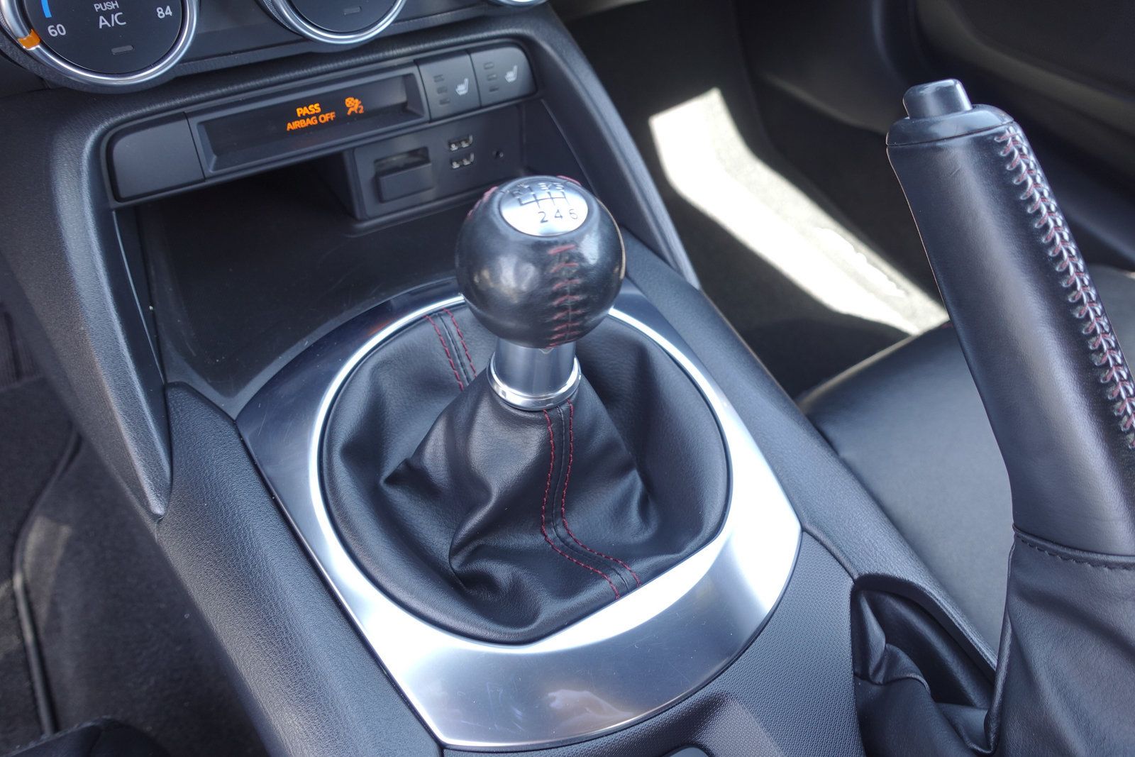 Used 2016 MAZDA MX-5 Miata Grand Touring RWD image 24