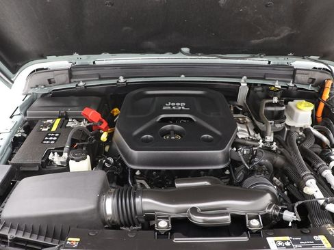 Used 2023 Jeep Wrangler Unlimited w/ Sun & Screen Package image 30