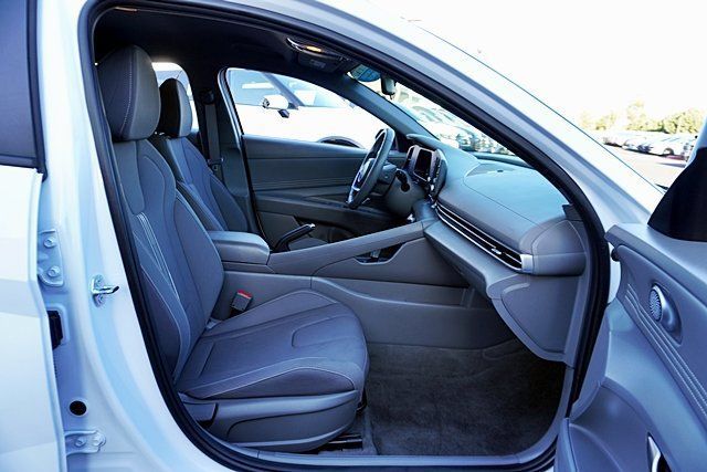 Certified 2026 Hyundai Elantra Sport FWD image 18