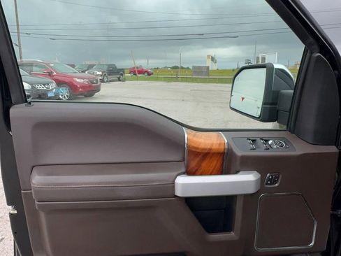 Used 2016 Ford F150 King Ranch w/ Equipment Group 601A Luxury AWD/4WD image 28