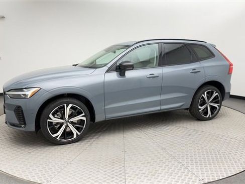 Certified 2023 Volvo XC60 B5 Ultimate w/ Climate Package image 6