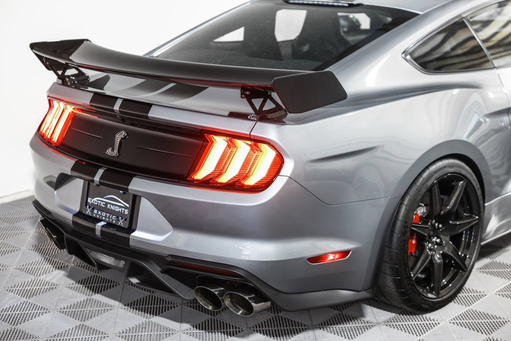 Used 2020 Ford Mustang Shelby GT500 w/ Carbon Fiber Track Pack RWD image 8