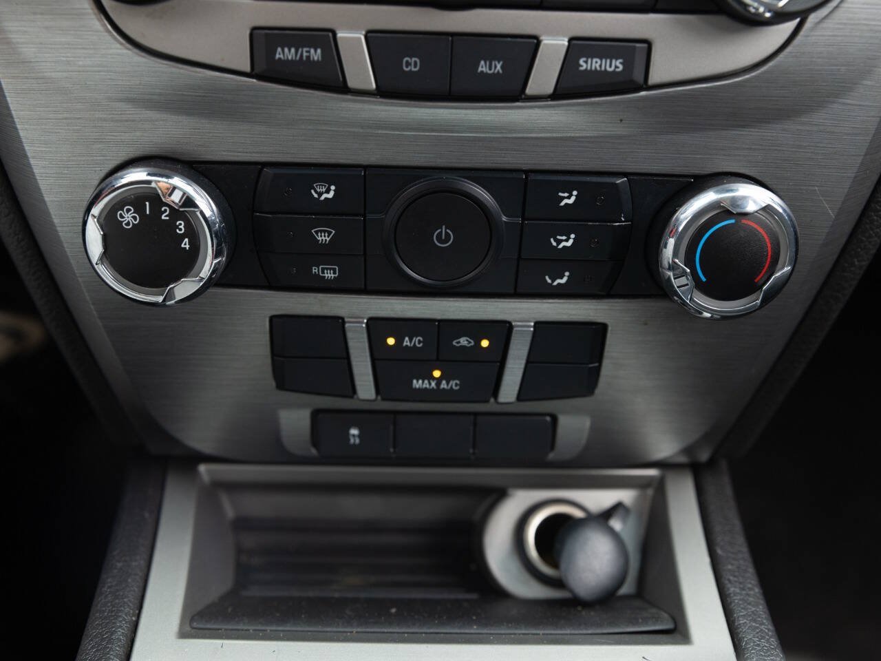 Used 2010 Ford Fusion SE FWD image 32
