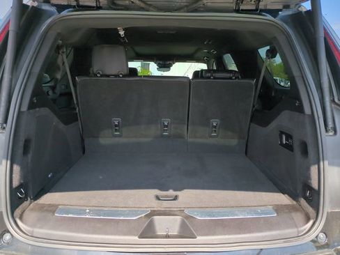 Used 2022 Cadillac Escalade ESV Premium Luxury AWD/4WD image 13