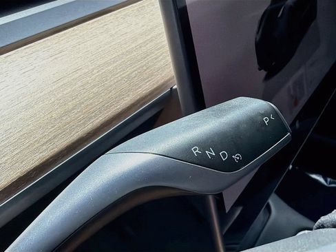 Used 2023 Tesla Model 3 Standard Range RWD image 16